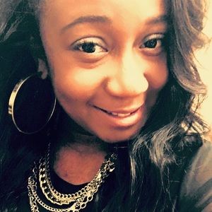 Meet your Posher, Dayna